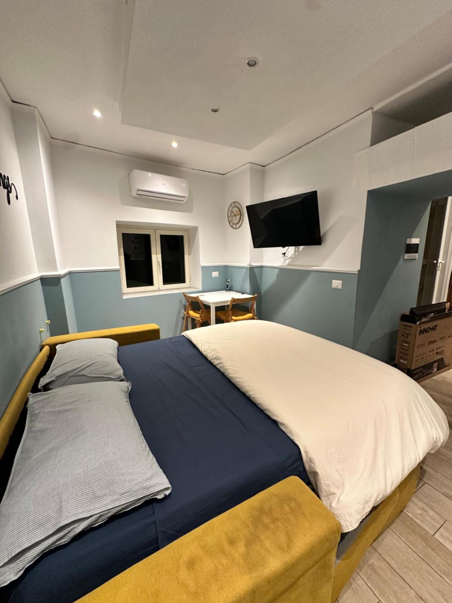 Pazz House Apartment เนเปิลส์ ภายนอก รูปภาพ