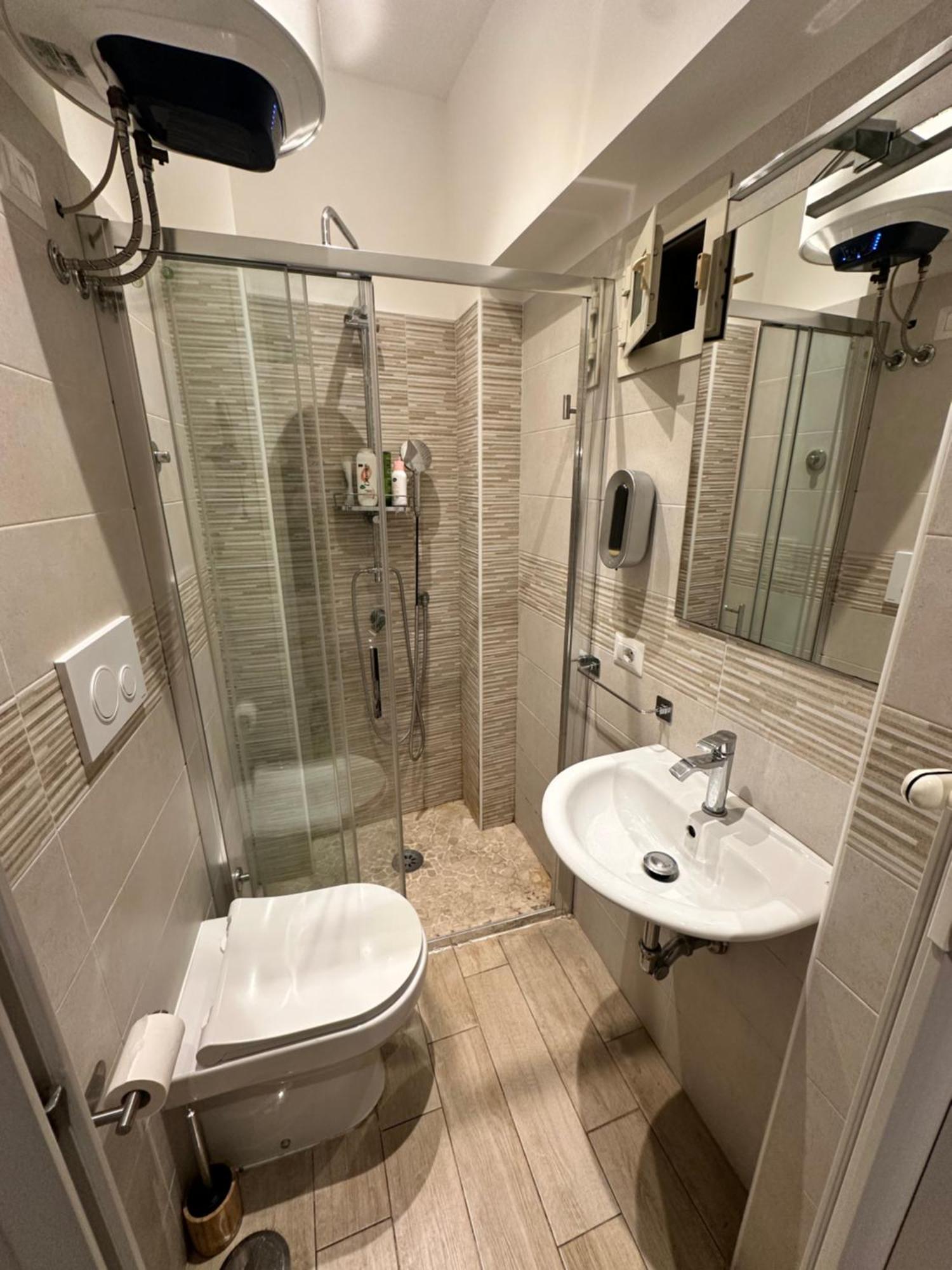 Pazz House Apartment เนเปิลส์ ภายนอก รูปภาพ