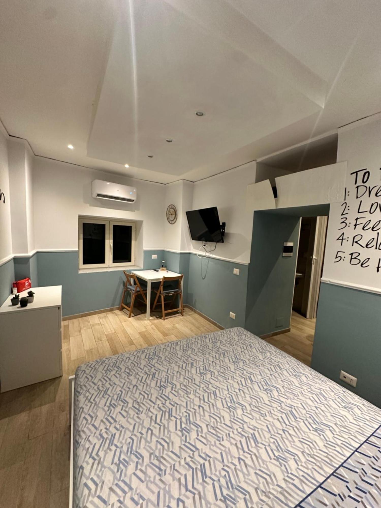 Pazz House Apartment เนเปิลส์ ภายนอก รูปภาพ